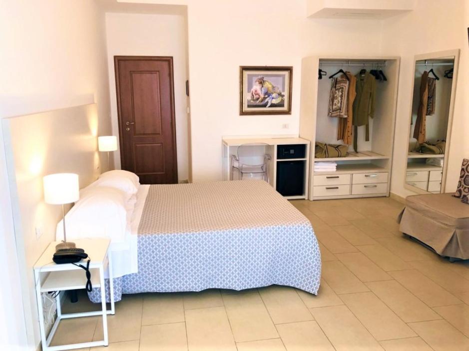 Hotel Villa Eleonora Scauri  Εξωτερικό φωτογραφία