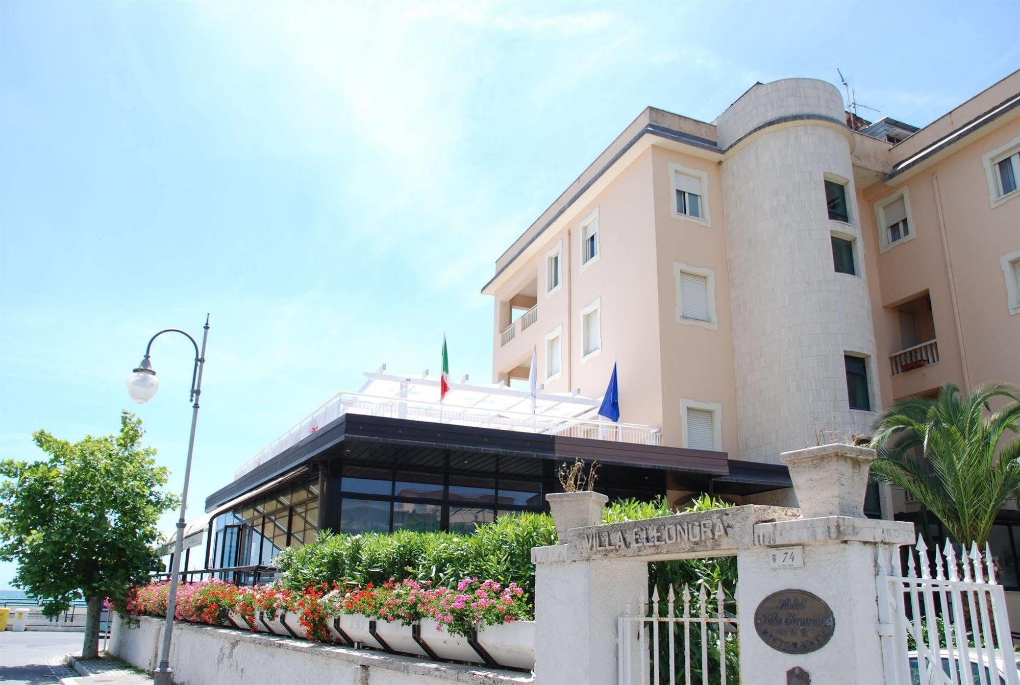 Hotel Villa Eleonora Scauri  Εξωτερικό φωτογραφία