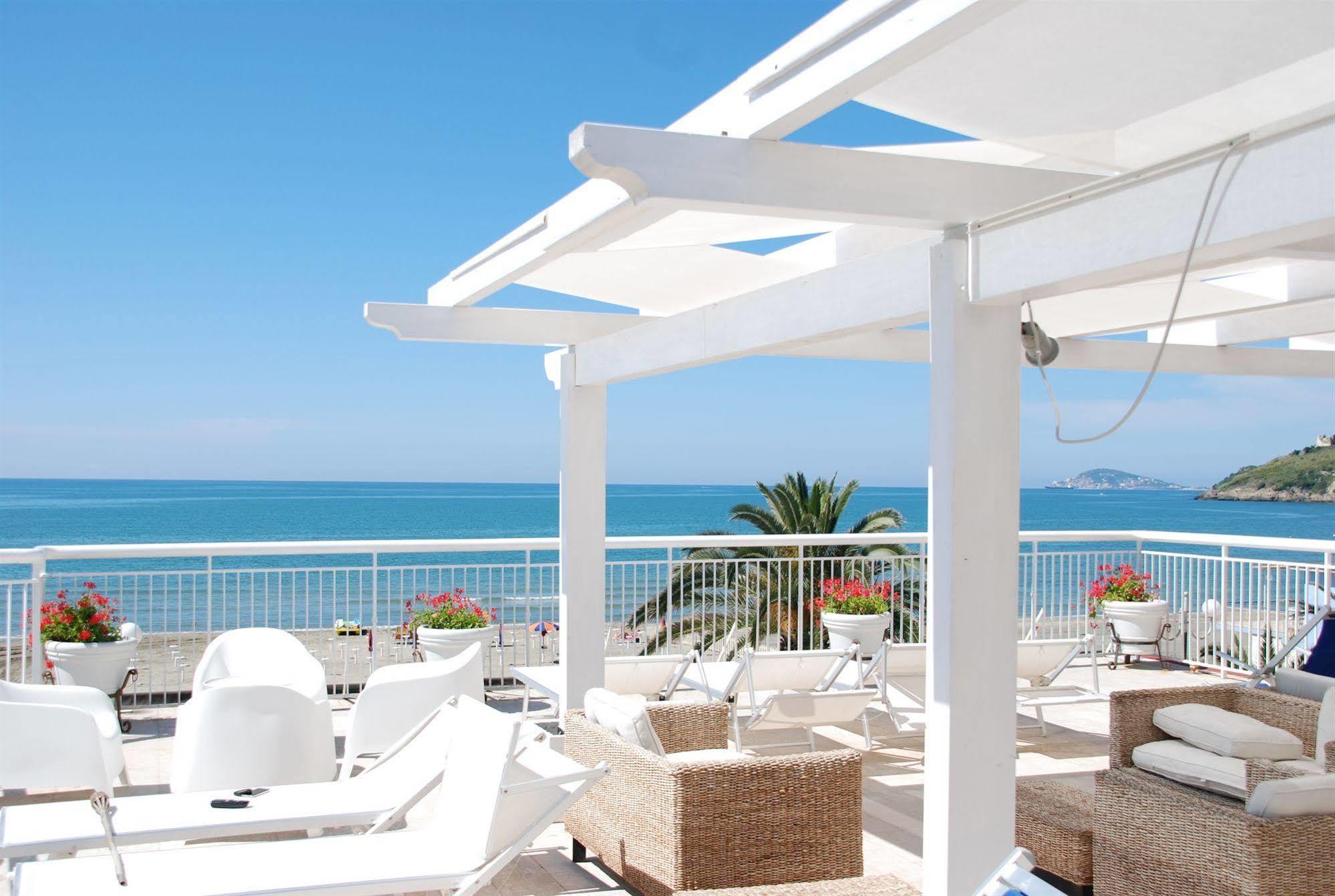 Hotel Villa Eleonora Scauri  Εξωτερικό φωτογραφία