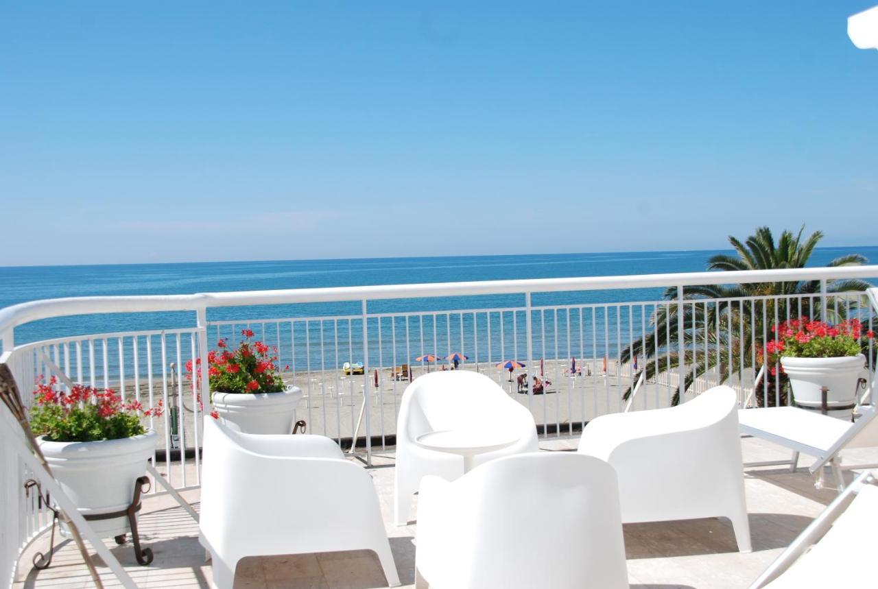 Hotel Villa Eleonora Scauri  Εξωτερικό φωτογραφία
